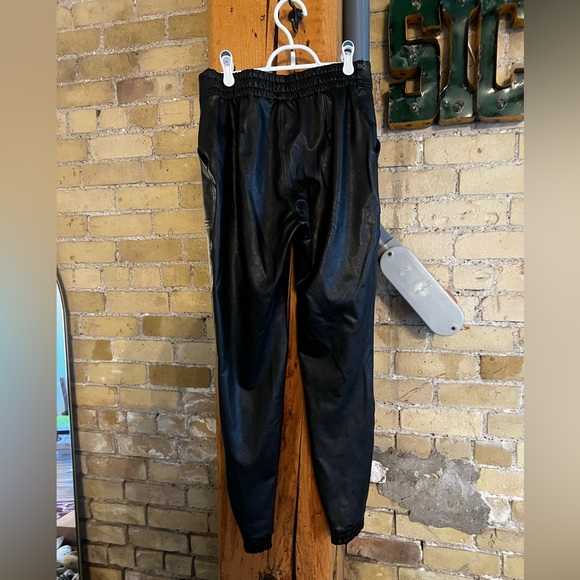 🎉HP🎉 SPANX Faux Leather Jogger in Black - Picture 3 of 3